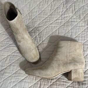 NWT!! Sam Edelman Edith Oatmeal Suede Ankle Boots. Sz 8.5.